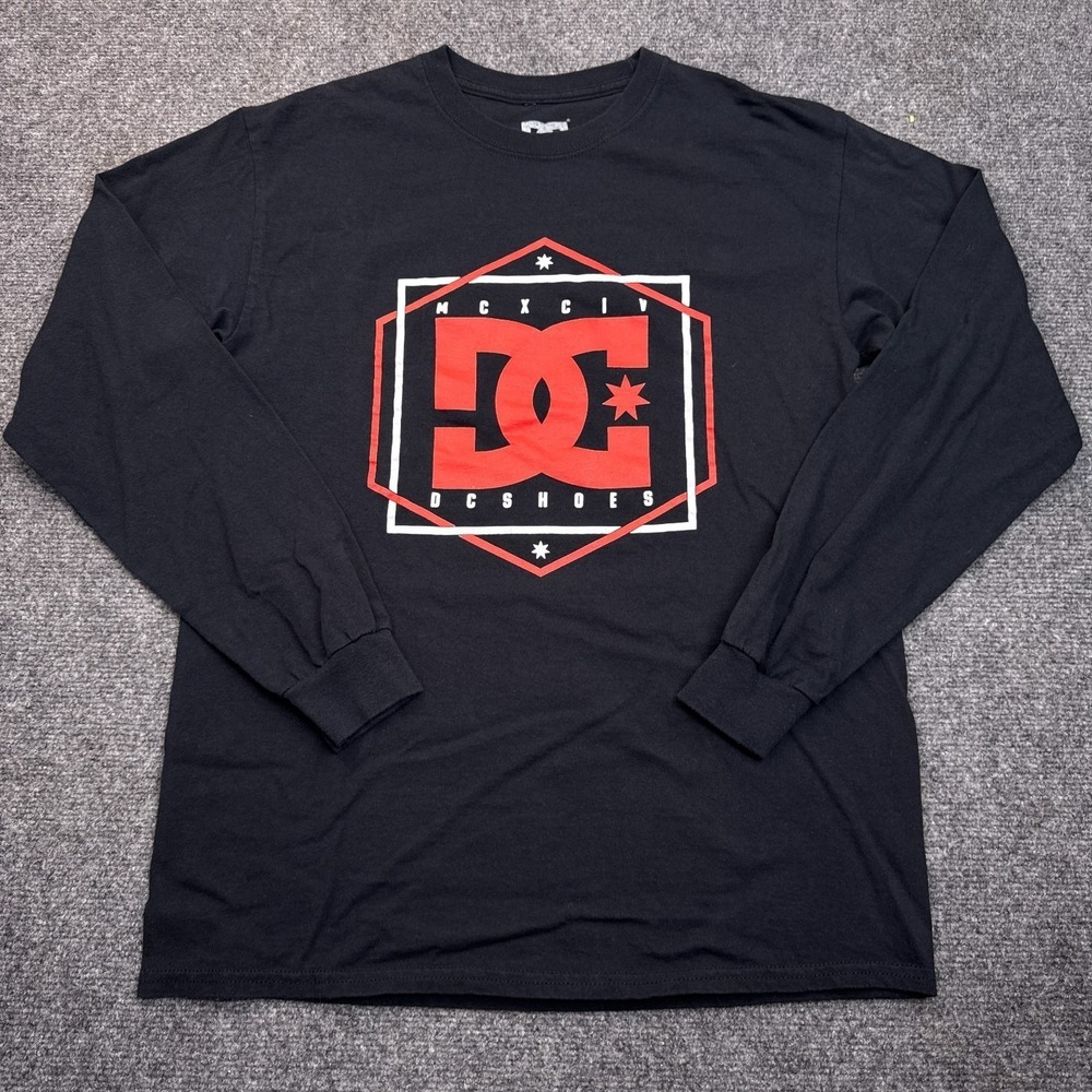 DC Shoes Skate T Shirt Mens Size Medium Black Red Long Sleeve Y2K Surf Tee